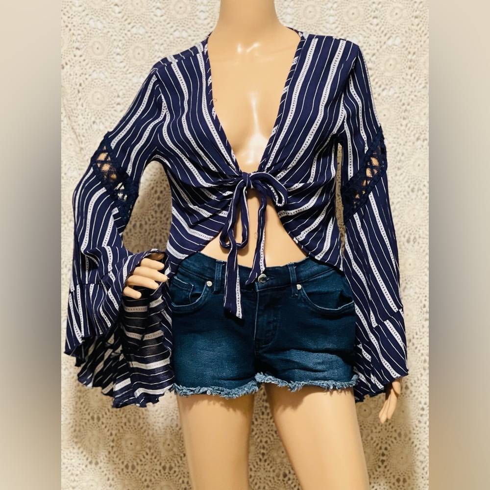 Tie front top with flare sleeves✨
